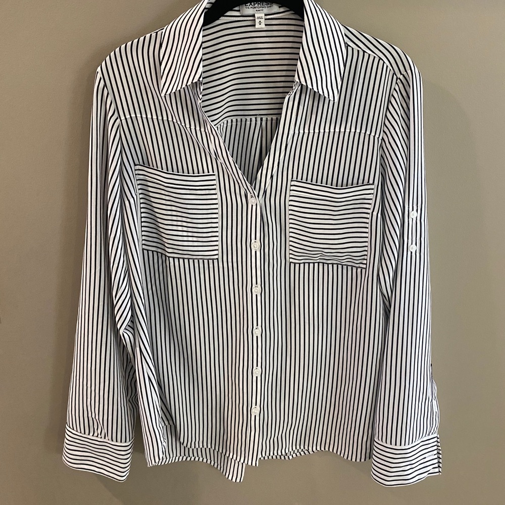 Women’s Express Button top top
